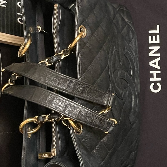 CHANEL GST BLACK CAVIAR GHW TOTE BAG - Picture 8 of 16